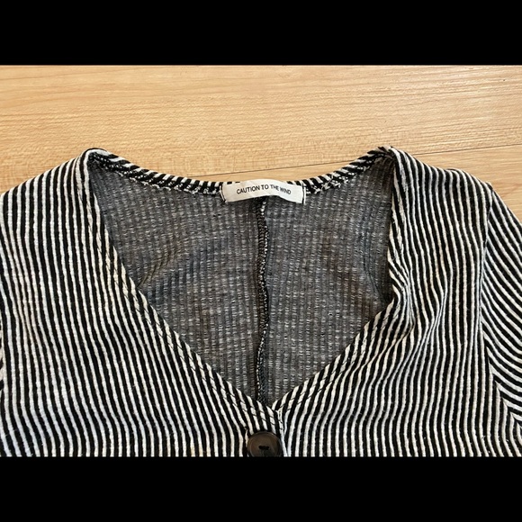 Black and white button front fit and flare dress - Picture 3 of 4